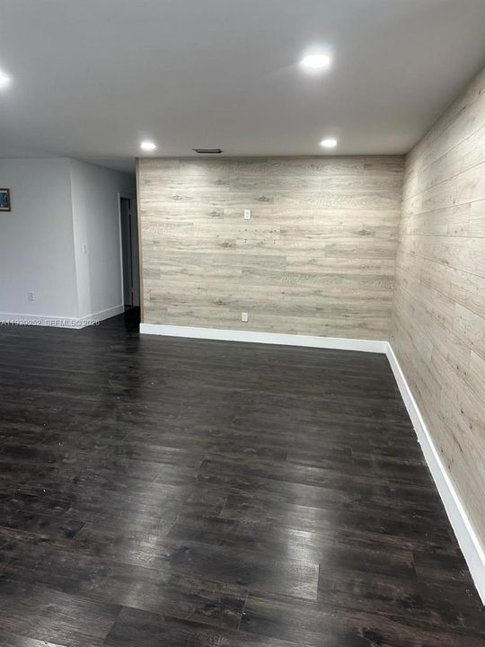 En Renta: $3,300 (4 camas, 2 baños, 2201 Pies cuadrados)