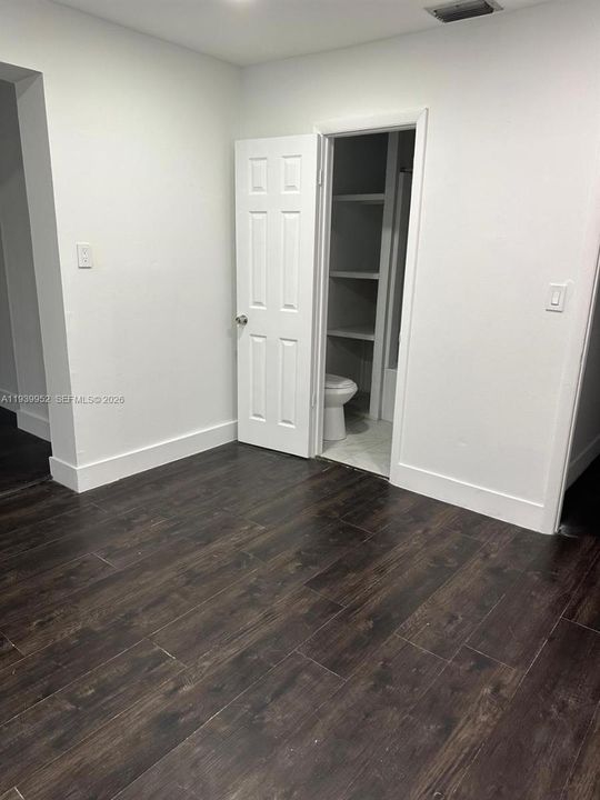 En Renta: $3,300 (4 camas, 2 baños, 2201 Pies cuadrados)