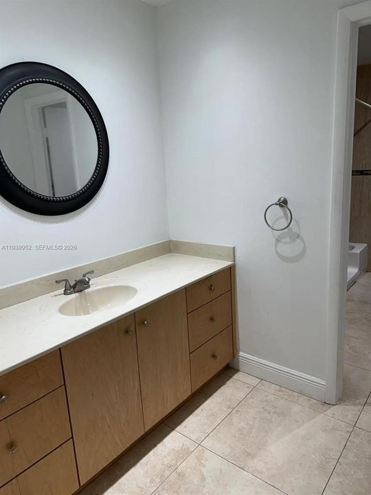 En Renta: $3,300 (4 camas, 2 baños, 2201 Pies cuadrados)