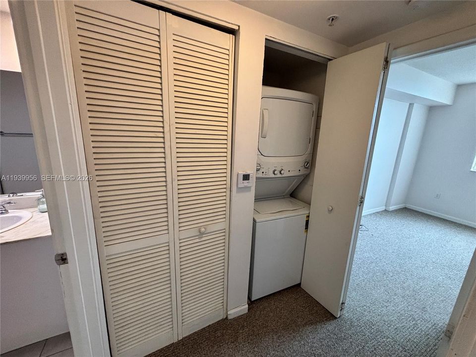 На продажу: $410,000 (2 спален, 2 ванн, 1057 Квадратных фут)