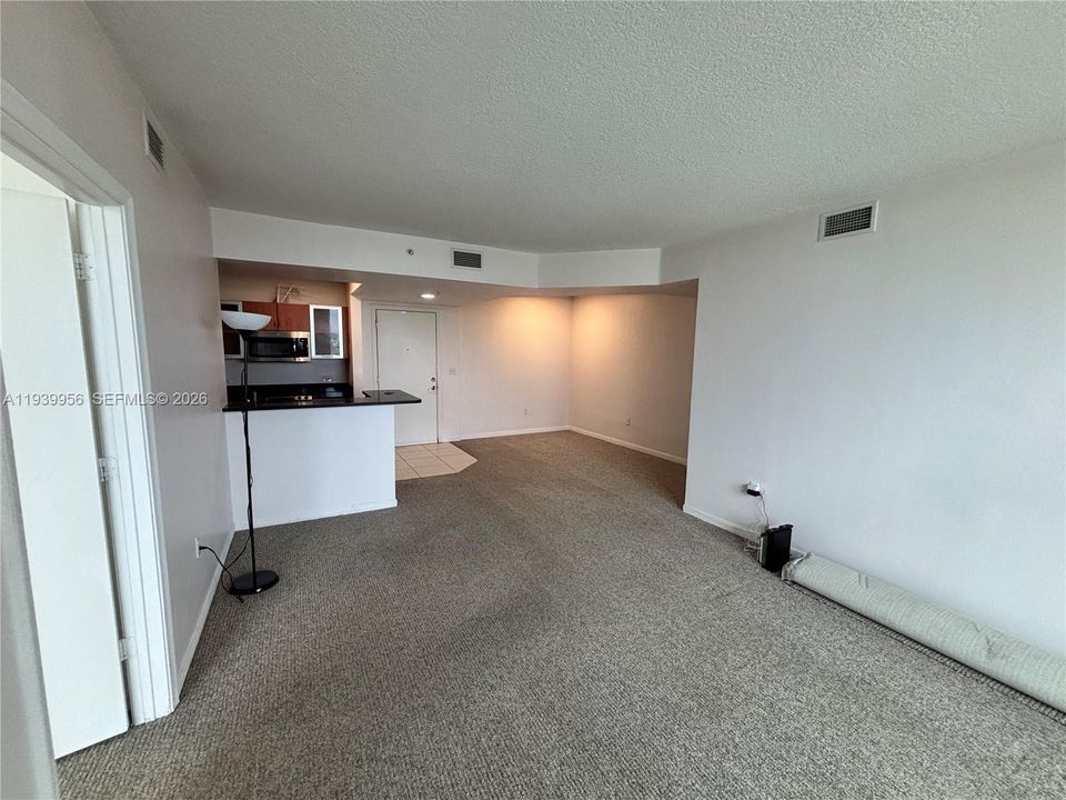 На продажу: $410,000 (2 спален, 2 ванн, 1057 Квадратных фут)