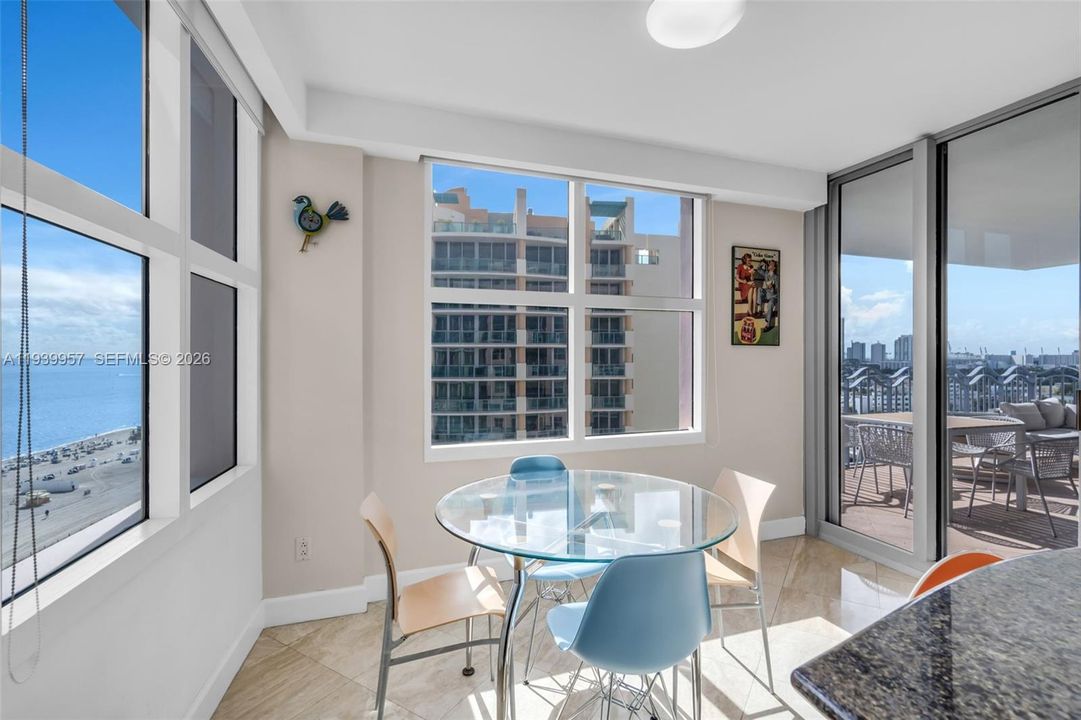 En Renta: $30,000 (3 camas, 3 baños, 2320 Pies cuadrados)