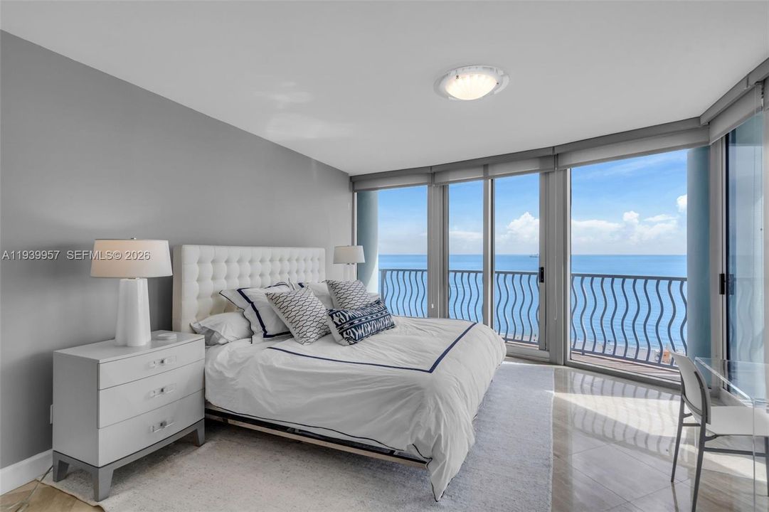 En Renta: $30,000 (3 camas, 3 baños, 2320 Pies cuadrados)