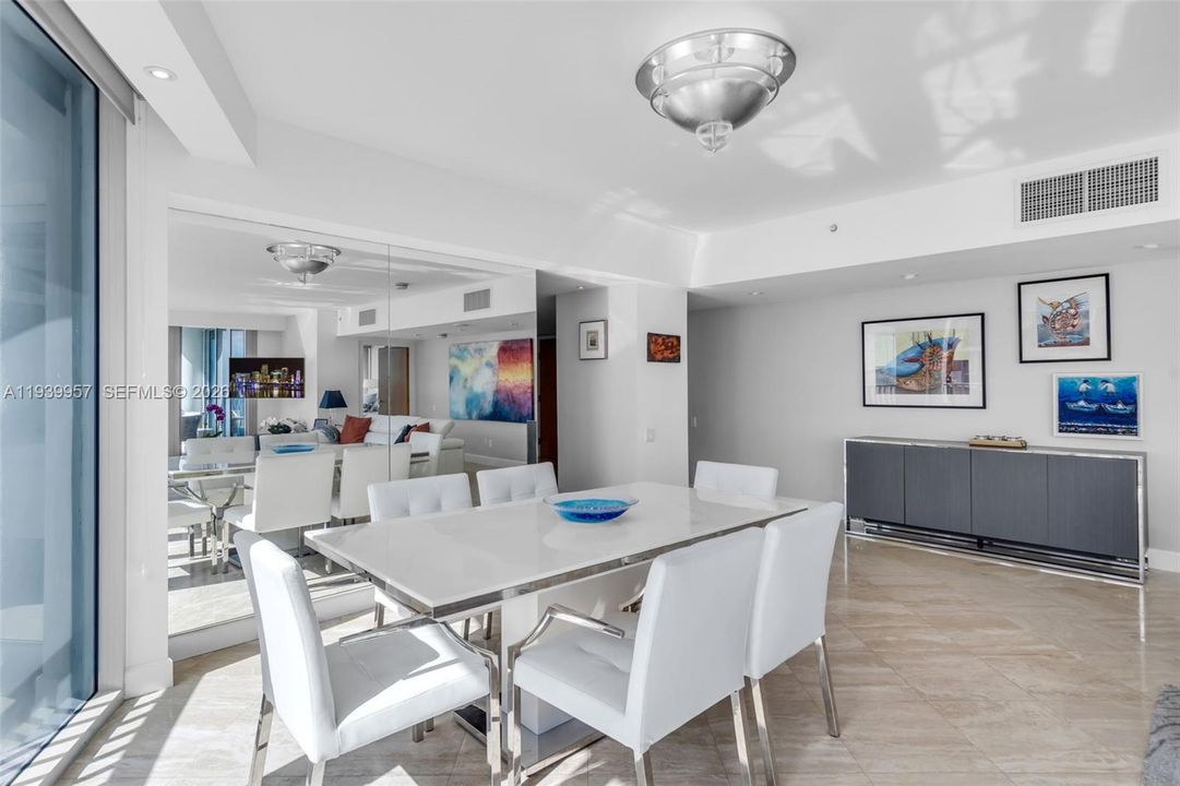 En Renta: $30,000 (3 camas, 3 baños, 2320 Pies cuadrados)