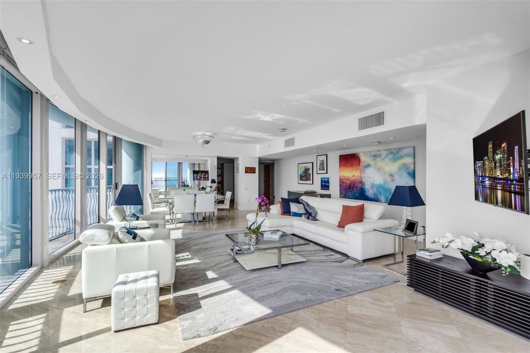 En Renta: $30,000 (3 camas, 3 baños, 2320 Pies cuadrados)