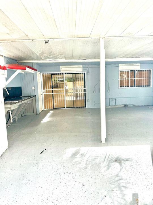 出租: $2,500 (2 贝兹, 1 浴室, 1010 平方英尺)