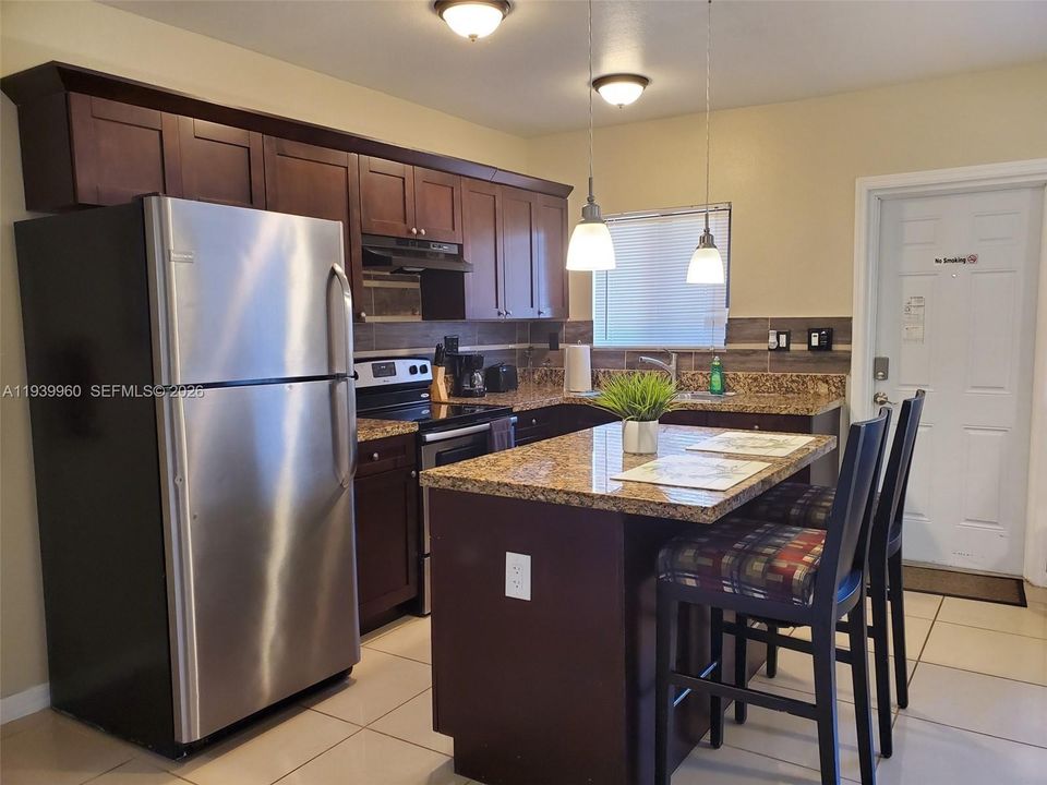 出租: $1,795 (1 贝兹, 1 浴室, 0 平方英尺)