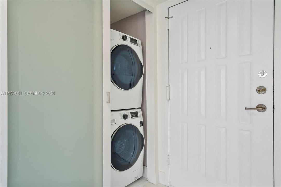 For Sale: $450,000 (2 beds, 2 baths, 1430 Square Feet)