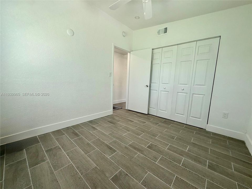 В аренду: $1,450 (2 спален, 1 ванн, 695 Квадратных фут)