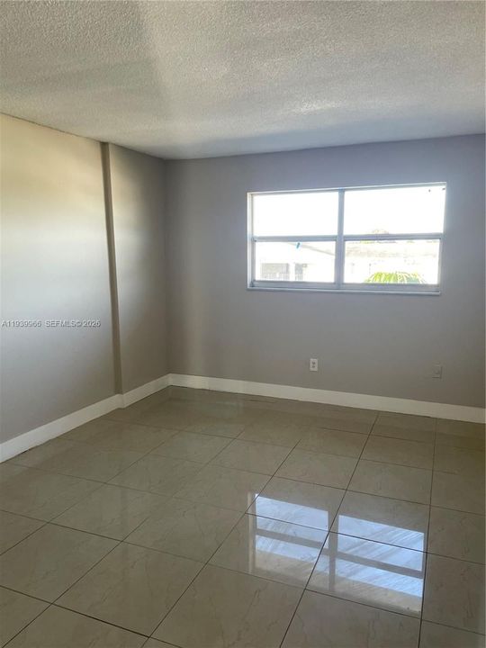 For Rent: $1,500 (1 beds, 1 baths, 683 Square Feet)