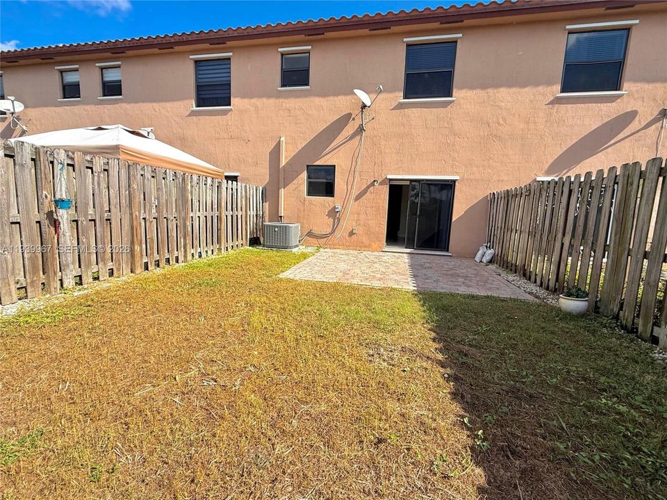 В аренду: $2,475 (3 спален, 2 ванн, 1407 Квадратных фут)