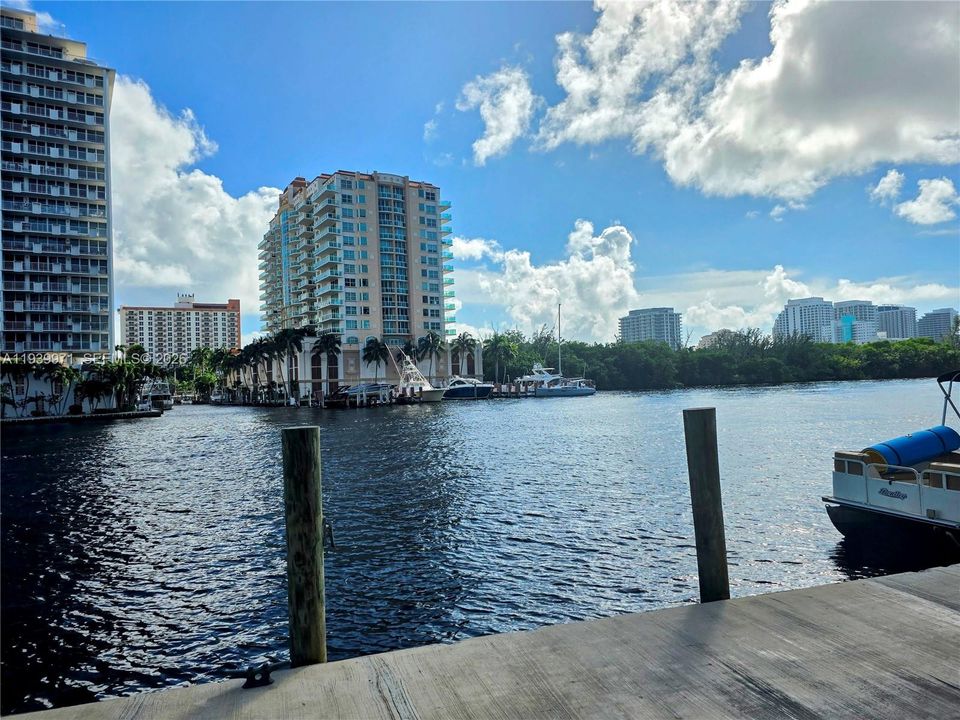 待售: $155,000 (1 贝兹, 1 浴室, 586 平方英尺)