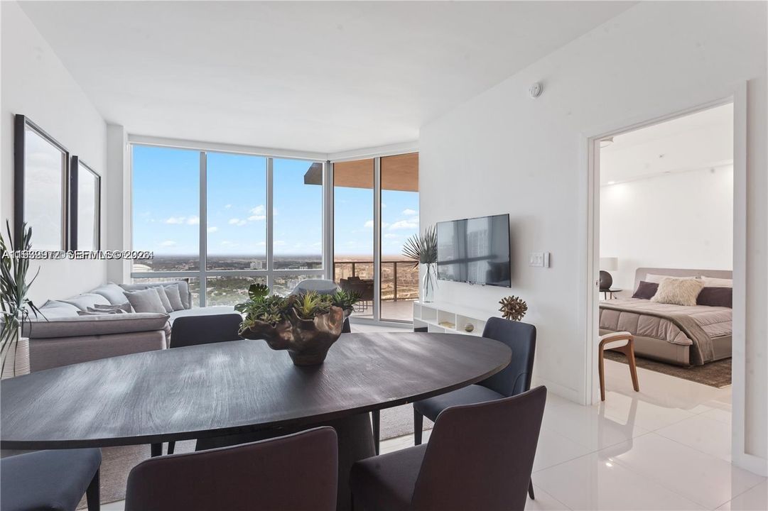 В аренду: $5,750 (2 спален, 2 ванн, 1173 Квадратных фут)