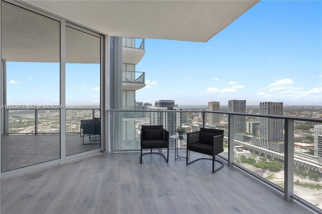 В аренду: $5,750 (2 спален, 2 ванн, 1173 Квадратных фут)