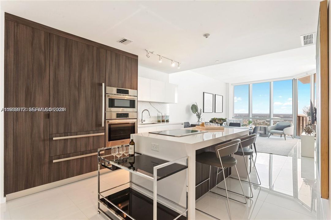 В аренду: $5,750 (2 спален, 2 ванн, 1173 Квадратных фут)