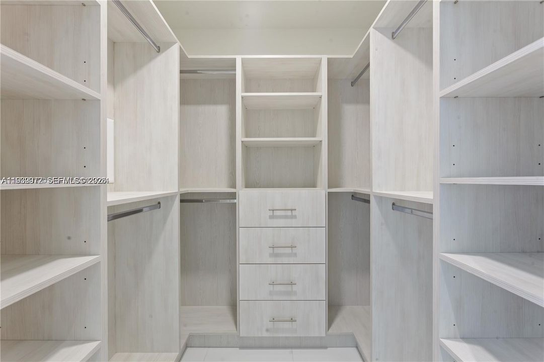 В аренду: $5,750 (2 спален, 2 ванн, 1173 Квадратных фут)