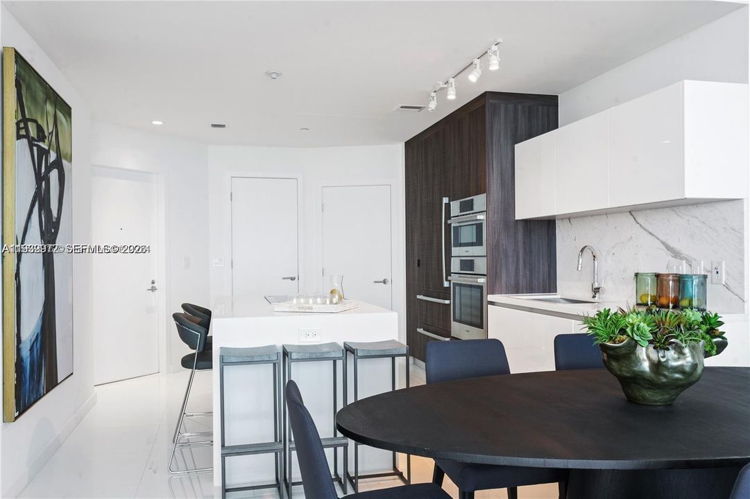 В аренду: $5,750 (2 спален, 2 ванн, 1173 Квадратных фут)