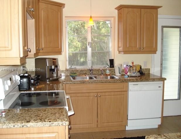 For Rent: $4,500 (2 beds, 2 baths, 1800 Square Feet)