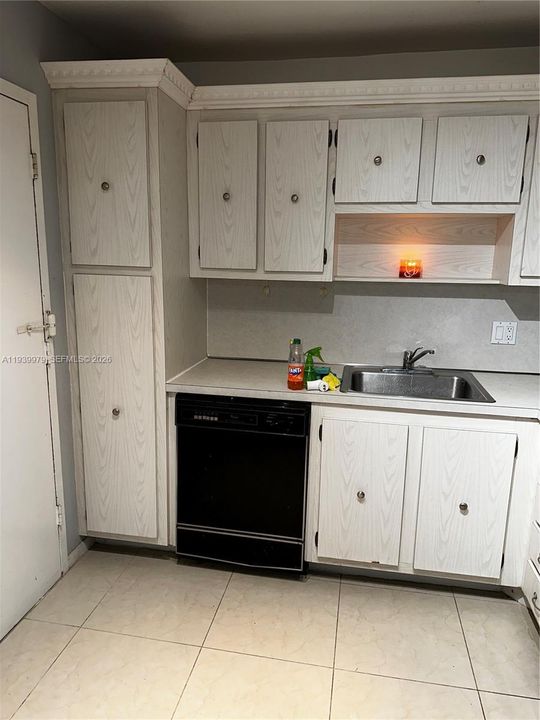 For Sale: $385,000 (2 beds, 2 baths, 1270 Square Feet)