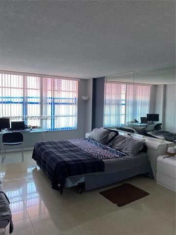 For Sale: $385,000 (2 beds, 2 baths, 1270 Square Feet)