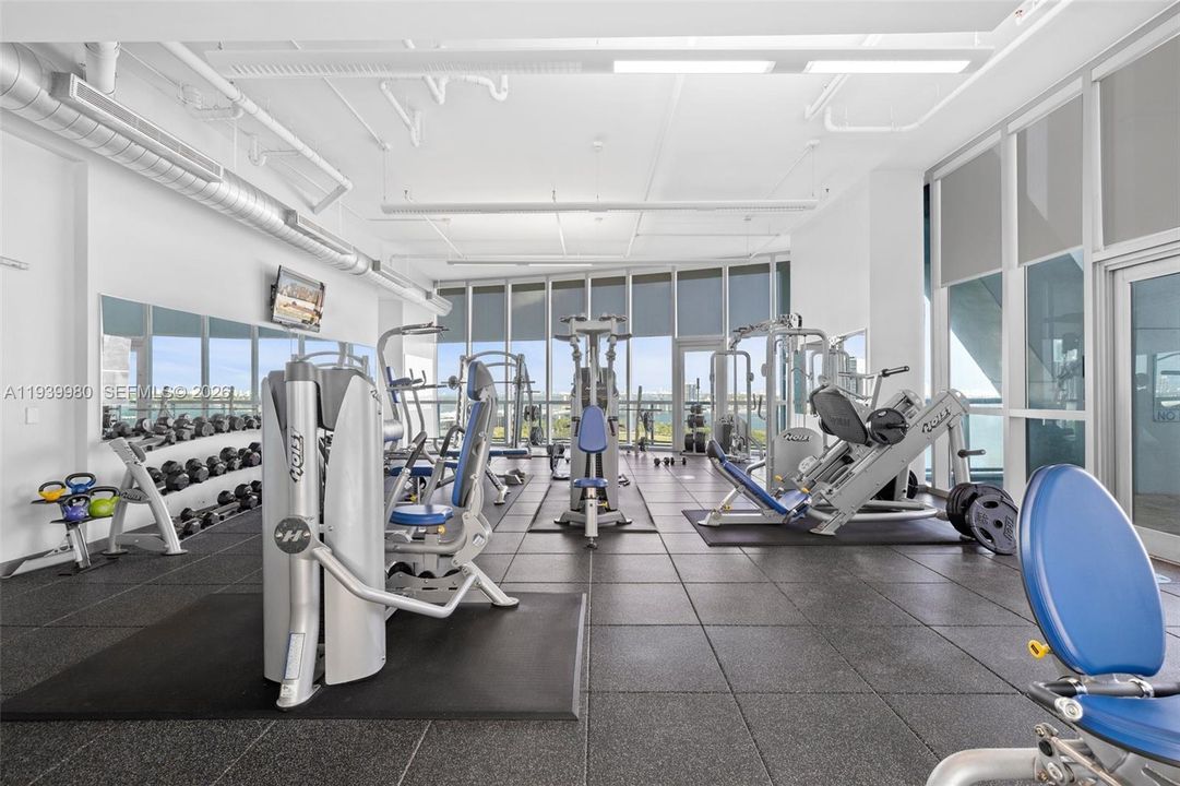 For Rent: $3,750 (1 beds, 1 baths, 843 Square Feet)