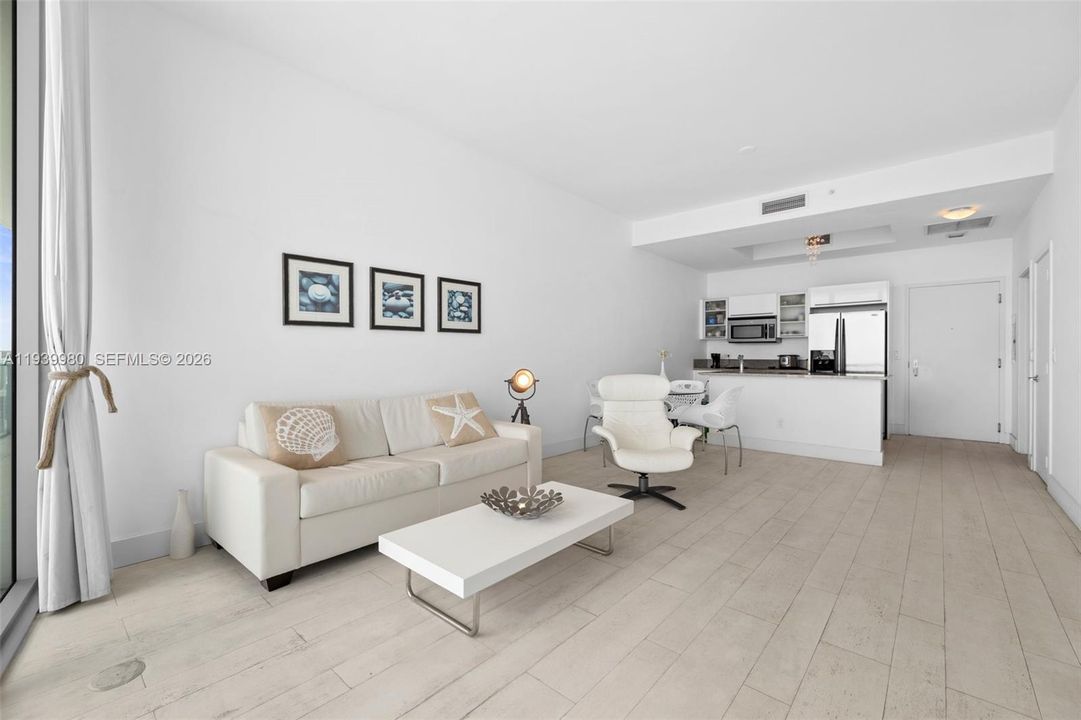 For Rent: $3,750 (1 beds, 1 baths, 843 Square Feet)