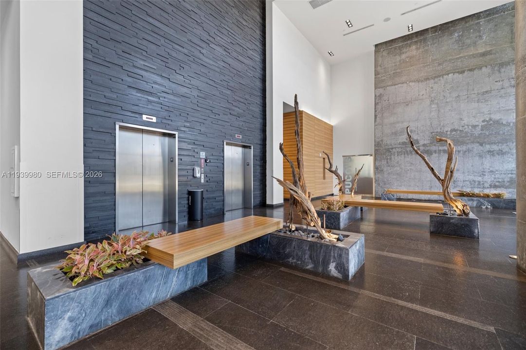 For Rent: $3,750 (1 beds, 1 baths, 843 Square Feet)