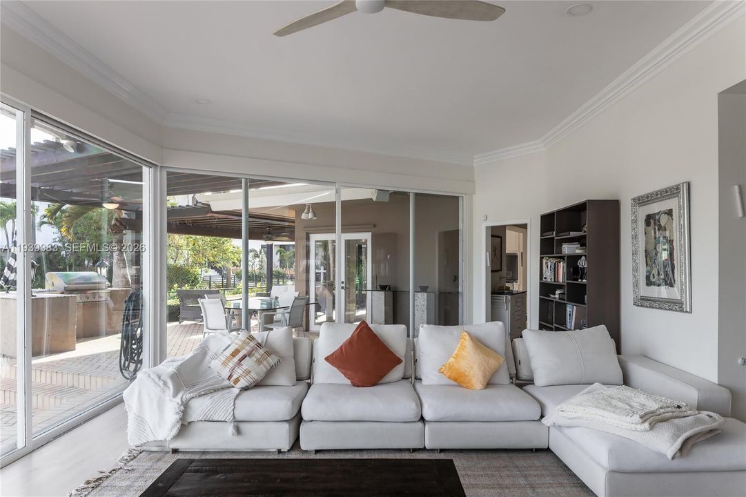 В аренду: $22,500 (4 спален, 3 ванн, 3971 Квадратных фут)