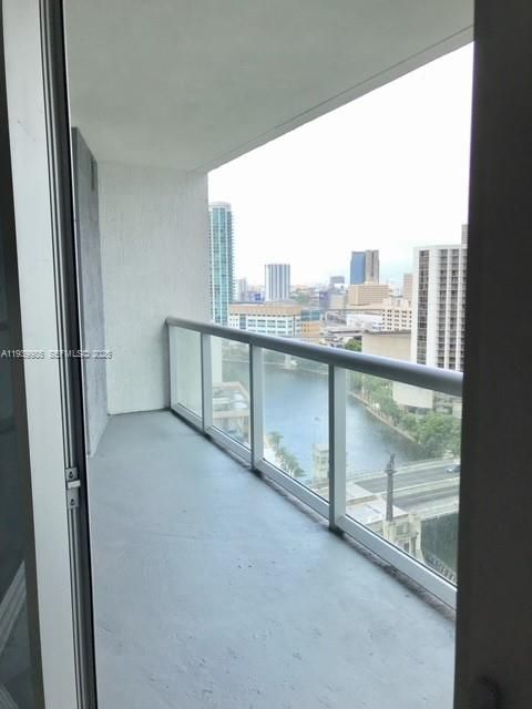 For Rent: $3,900 (1 beds, 1 baths, 798 Square Feet)