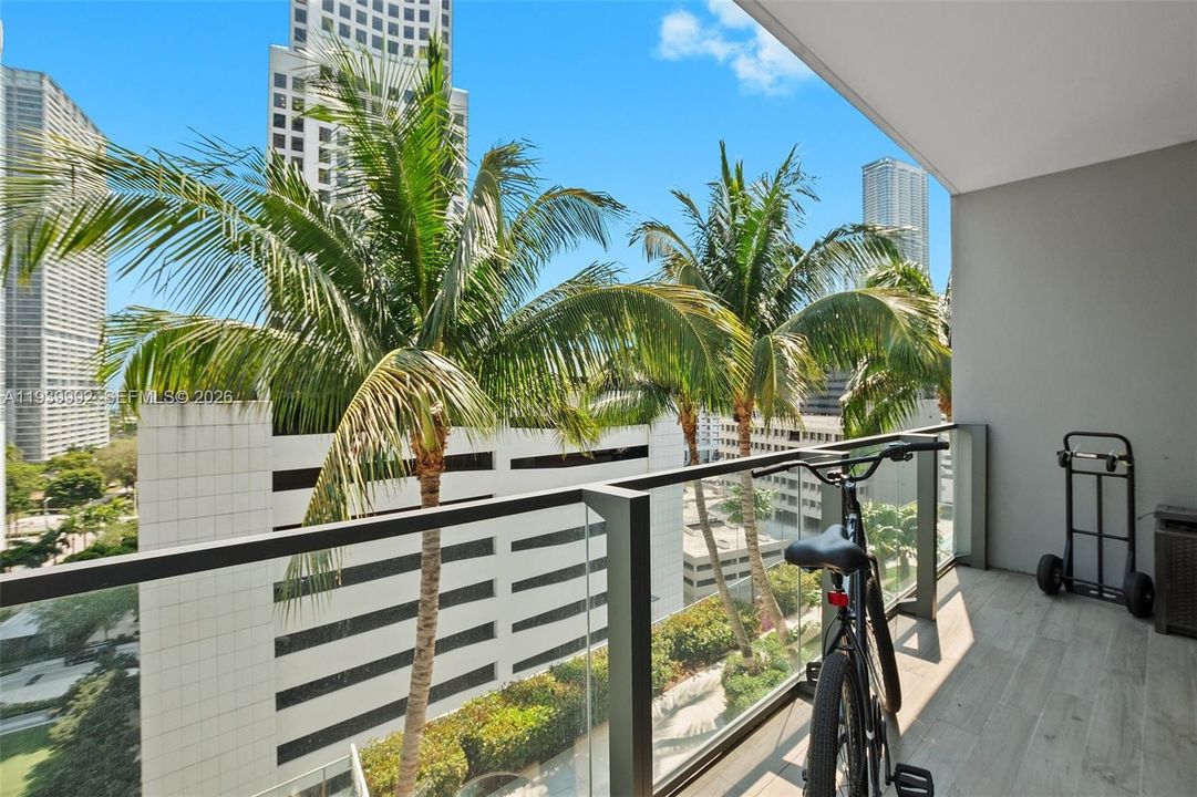 На продажу: $1,650,000 (3 спален, 3 ванн, 2043 Квадратных фут)