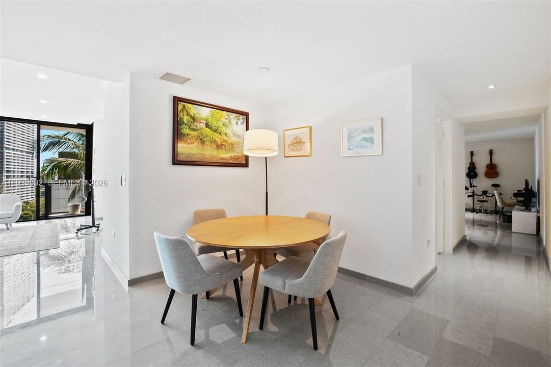 На продажу: $1,650,000 (3 спален, 3 ванн, 2043 Квадратных фут)