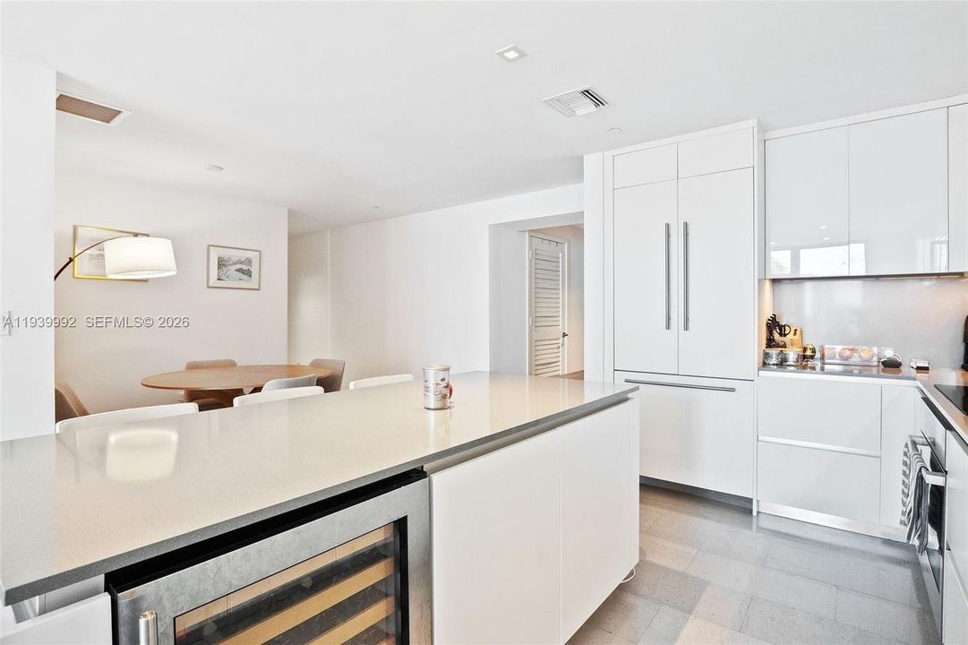 На продажу: $1,650,000 (3 спален, 3 ванн, 2043 Квадратных фут)