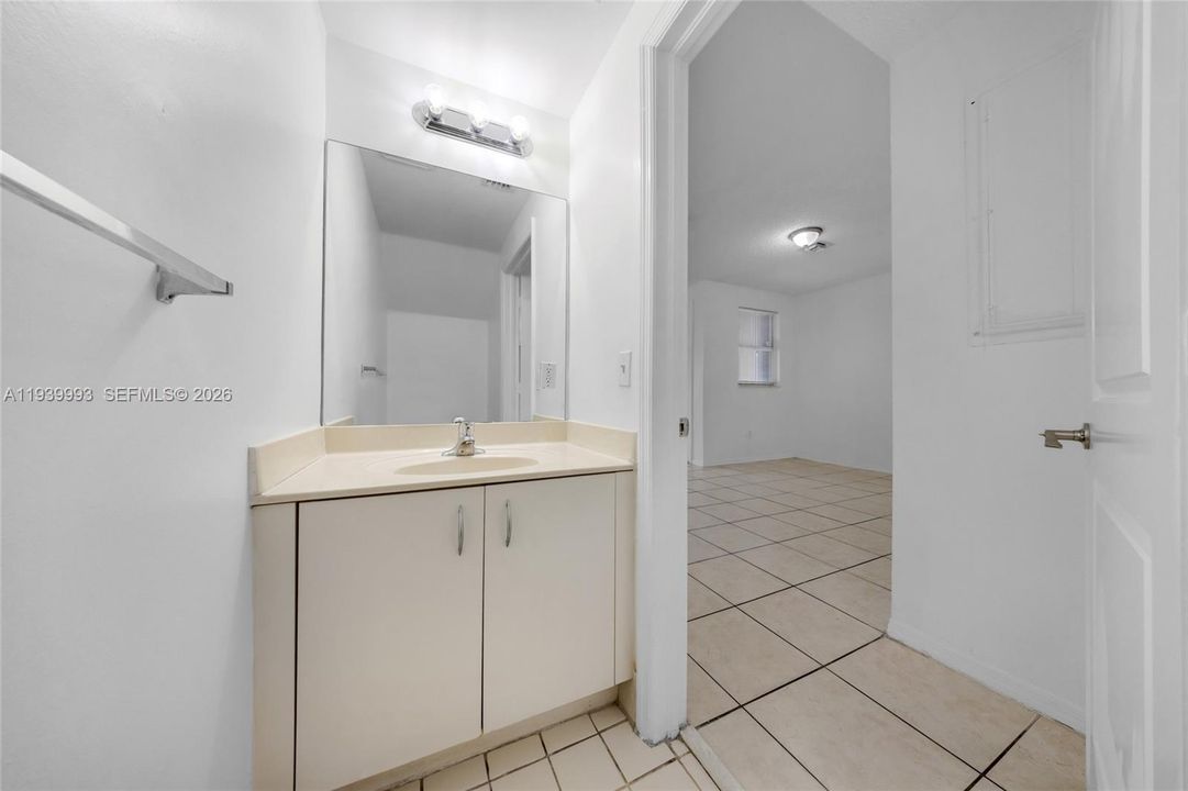 В аренду: $2,200 (3 спален, 2 ванн, 1584 Квадратных фут)