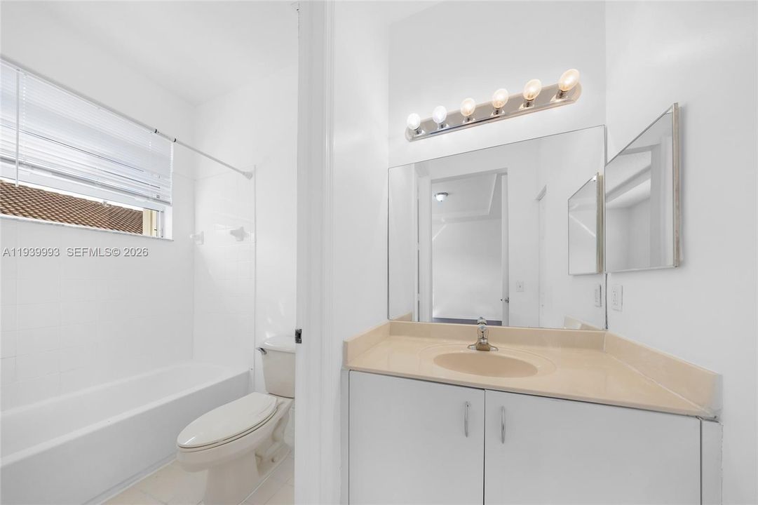 В аренду: $2,200 (3 спален, 2 ванн, 1584 Квадратных фут)