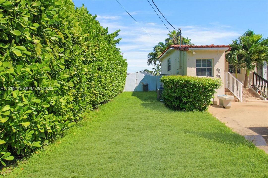 For Rent: $3,900 (3 beds, 2 baths, 1156 Square Feet)