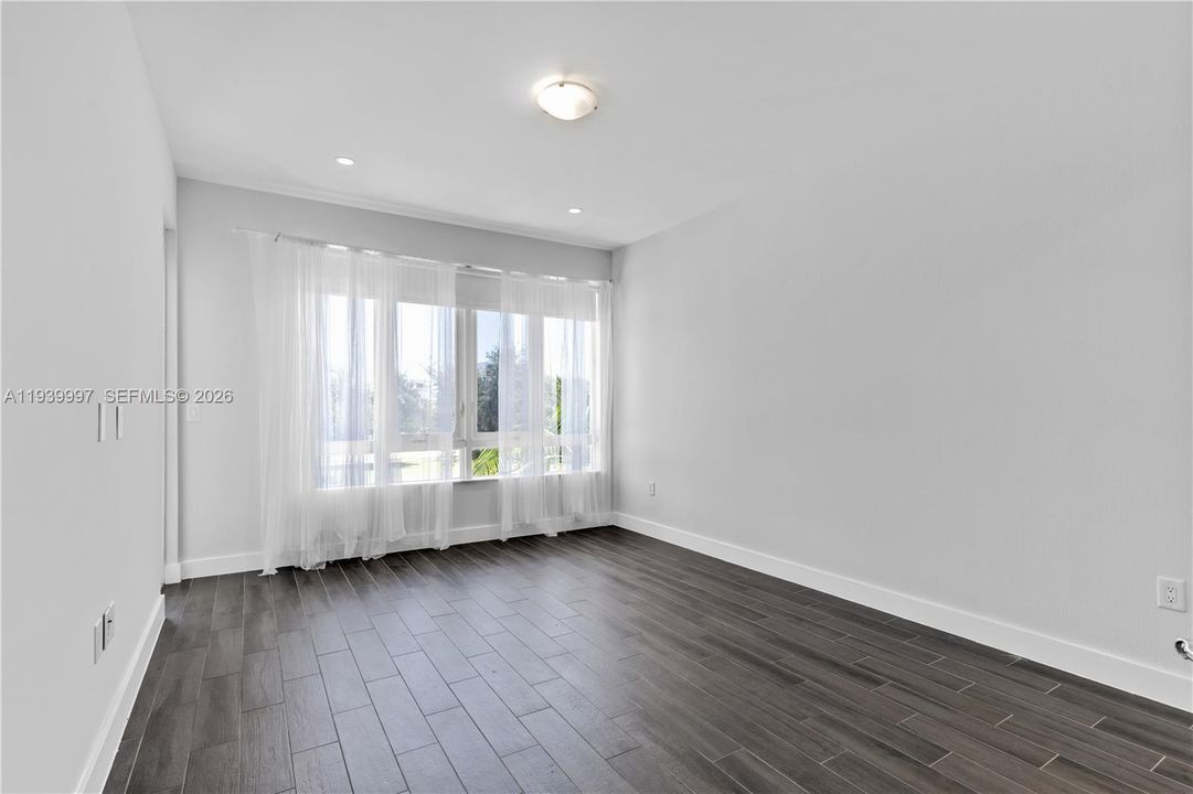 For Rent: $5,500 (4 beds, 3 baths, 2599 Square Feet)