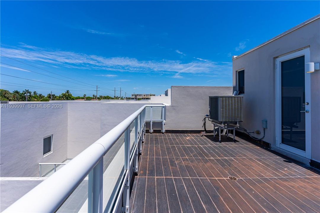 For Rent: $5,500 (4 beds, 3 baths, 2599 Square Feet)