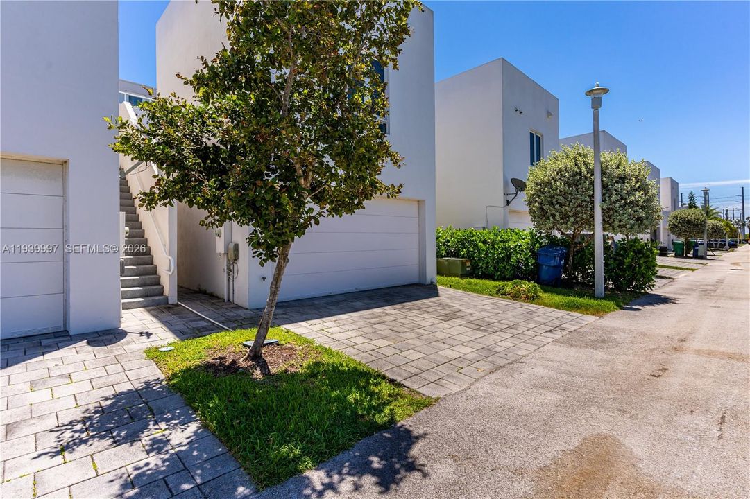 For Rent: $5,500 (4 beds, 3 baths, 2599 Square Feet)