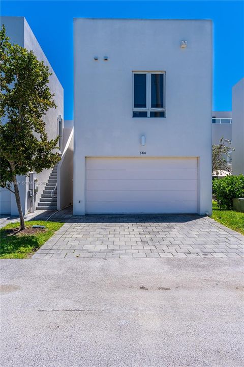 For Rent: $5,500 (4 beds, 3 baths, 2599 Square Feet)