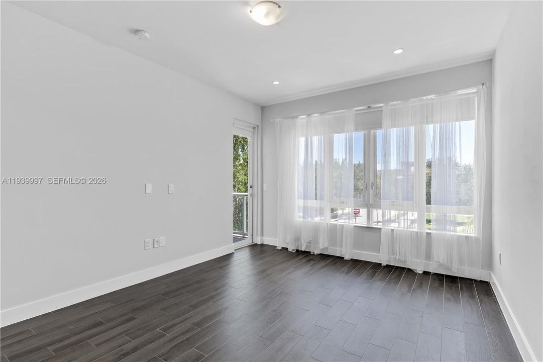 For Rent: $5,500 (4 beds, 3 baths, 2599 Square Feet)