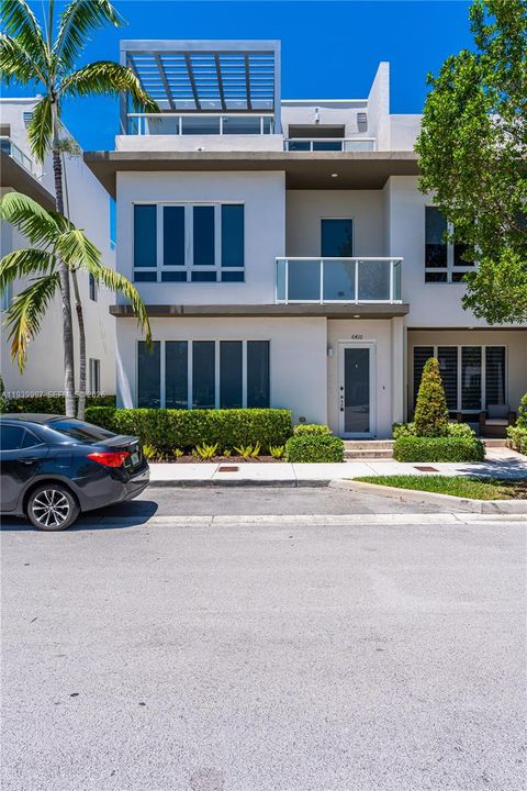 For Rent: $5,500 (4 beds, 3 baths, 2599 Square Feet)