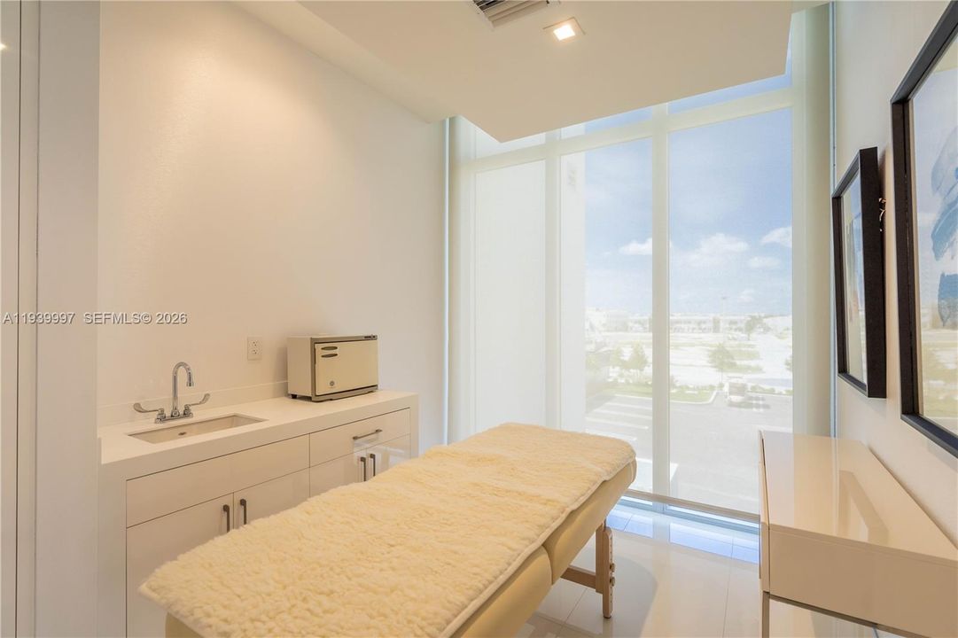 For Rent: $5,500 (4 beds, 3 baths, 2599 Square Feet)