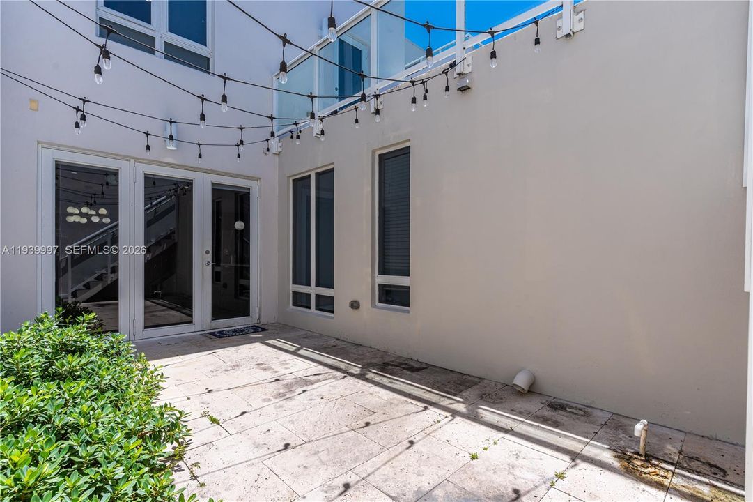 For Rent: $5,500 (4 beds, 3 baths, 2599 Square Feet)