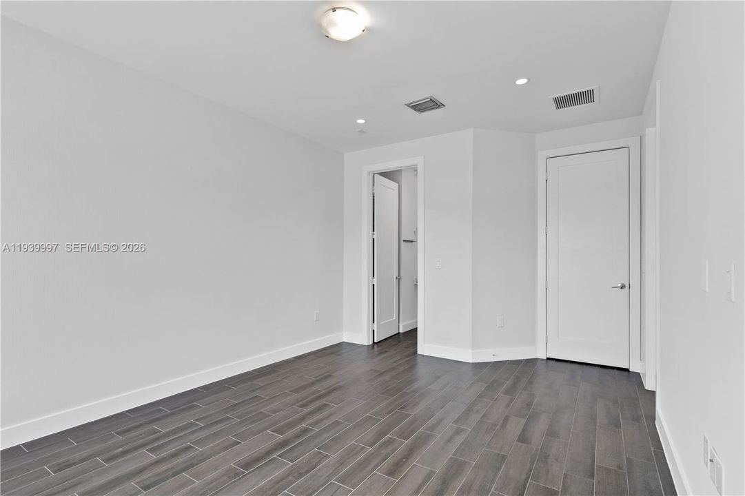 For Rent: $5,500 (4 beds, 3 baths, 2599 Square Feet)