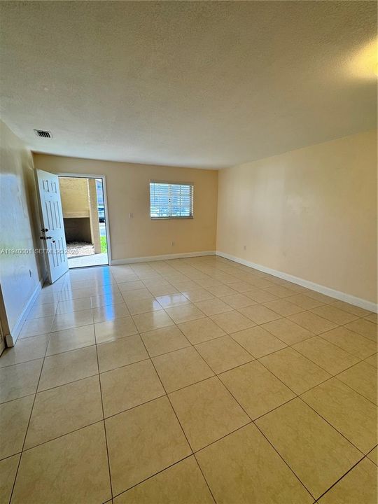 For Rent: $2,600 (2 beds, 2 baths, 1200 Square Feet)