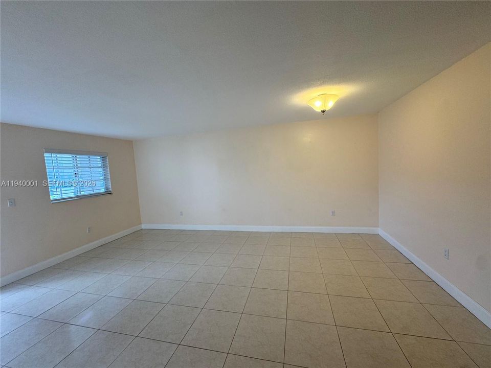 For Rent: $2,600 (2 beds, 2 baths, 1200 Square Feet)