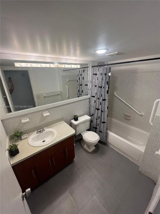 For Rent: $1,500 (1 beds, 1 baths, 617 Square Feet)