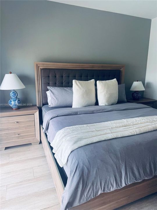 待售: $889,000 (2 贝兹, 2 浴室, 1096 平方英尺)