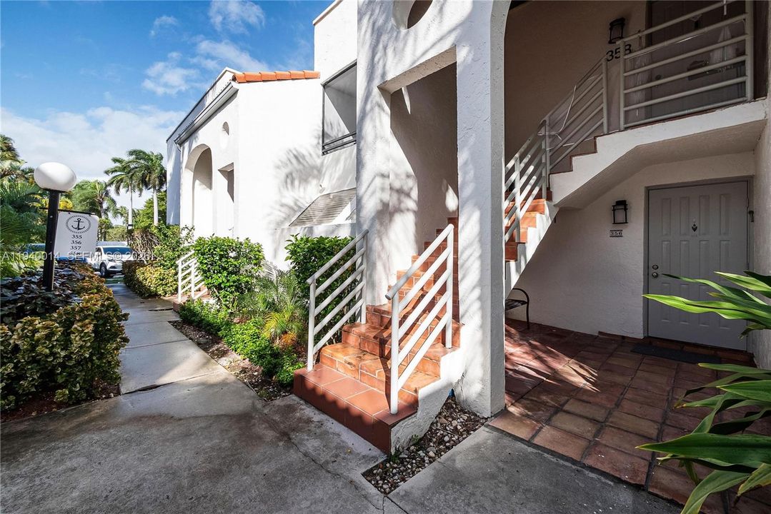 En Venta: $420,000 (2 camas, 2 baños, 1096 Pies cuadrados)