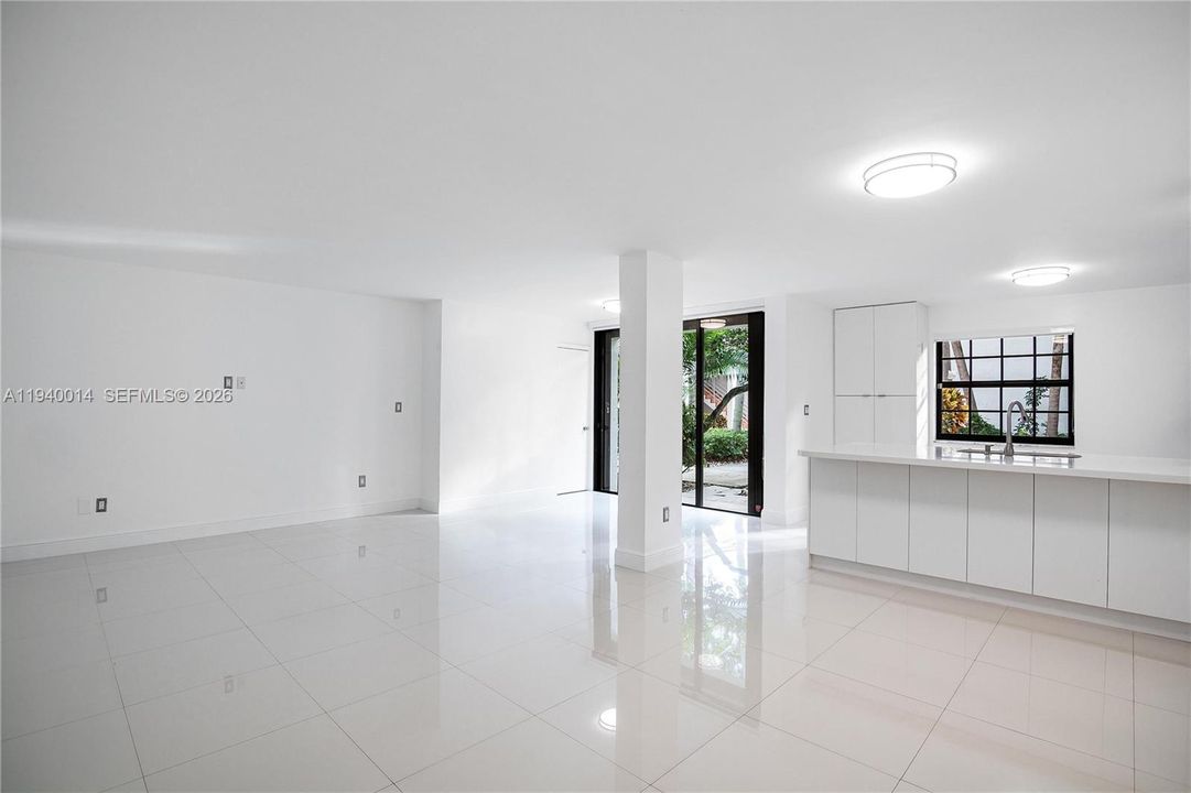 En Venta: $420,000 (2 camas, 2 baños, 1096 Pies cuadrados)